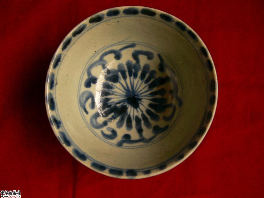 明代菊花瓷碗 [2 ]