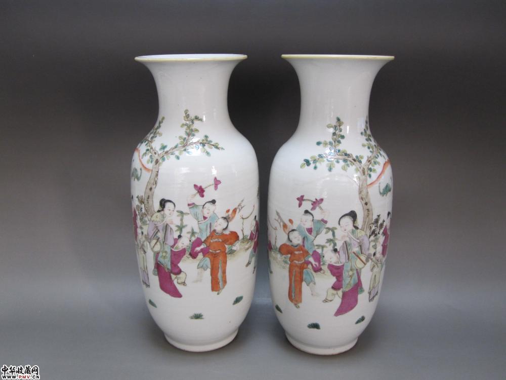光绪粉彩人物纹赏瓶一对 光绪粉彩人物纹赏瓶一对