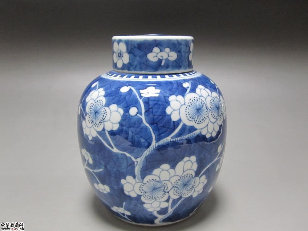 清中期青花冰梅纹盖罐《已售》 清中期青花冰梅纹盖罐《已售》