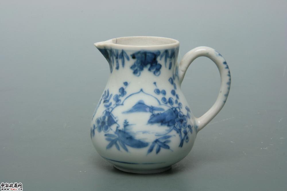 清康熙景德镇窑青花花卉纹奶壶