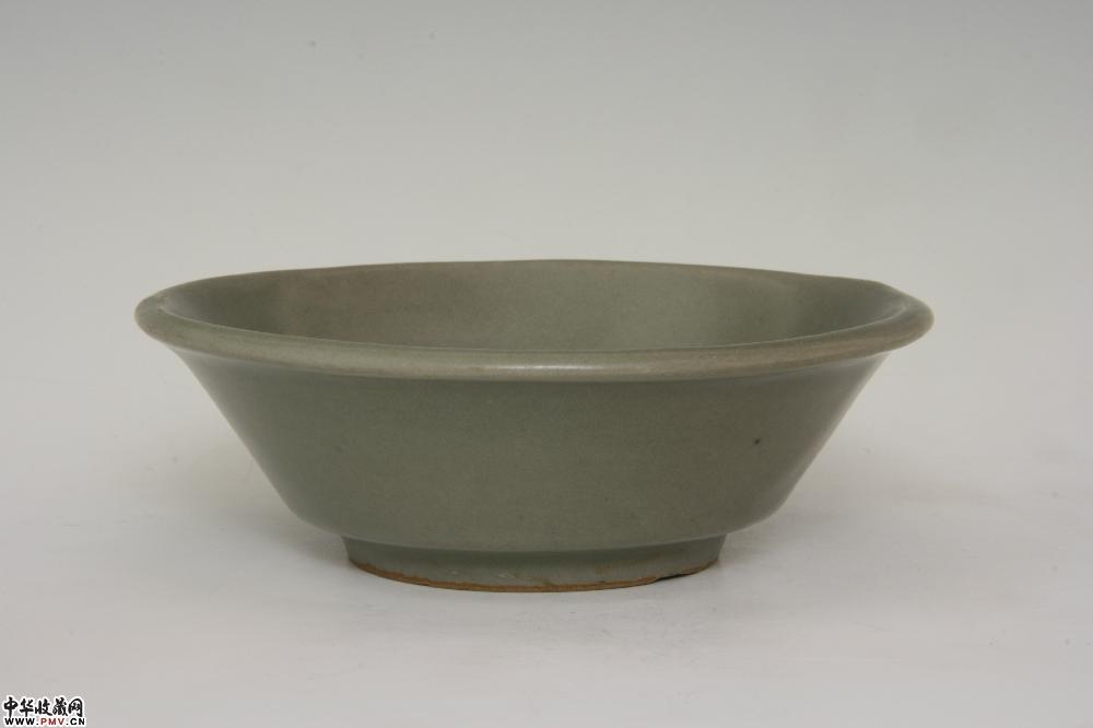 南宋龙泉窑灰青釉碗