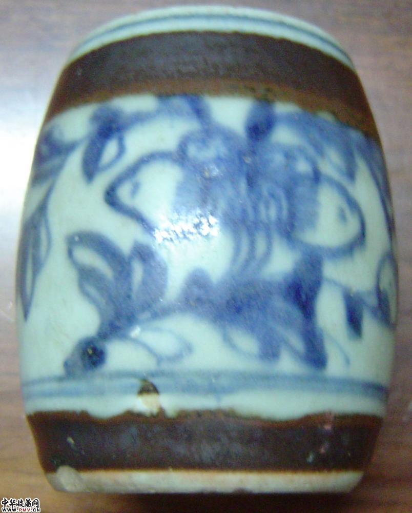 元末明初酱釉青花花卉纹香插