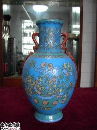 清 雍正款蓝釉花卉赏瓶