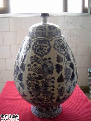 元青花 凤纹缠枝瓜棱盖罐