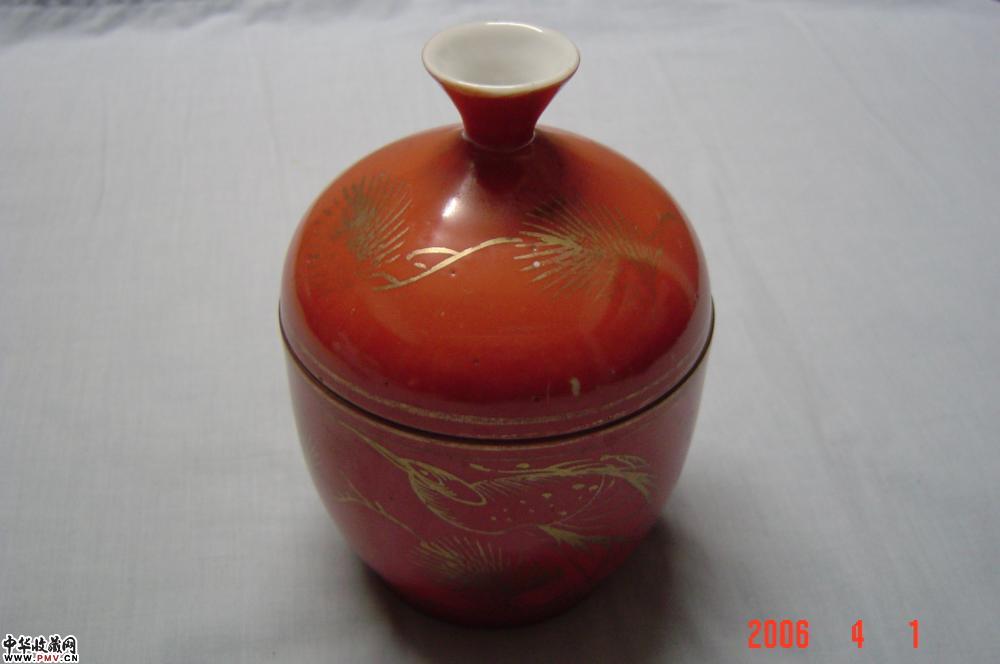 清珊瑚红描金松鹤延年纹糖缸