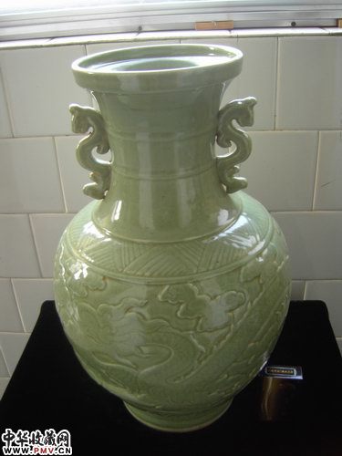 南宋 龙泉窑刻花大罐