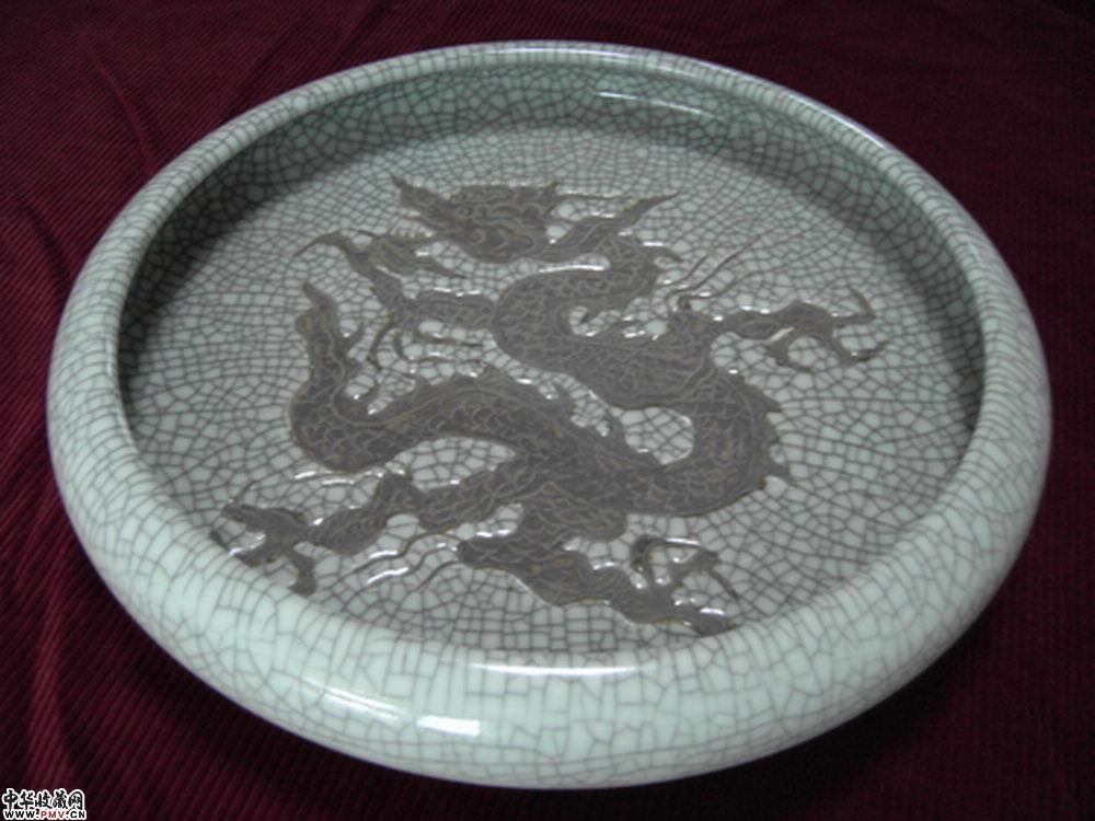 宋 官窑哥釉刻龙洗