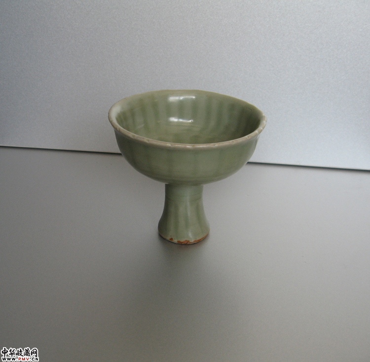 元龙泉窑花口高足杯