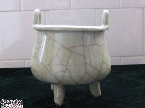 宋 哥釉双耳三足炉