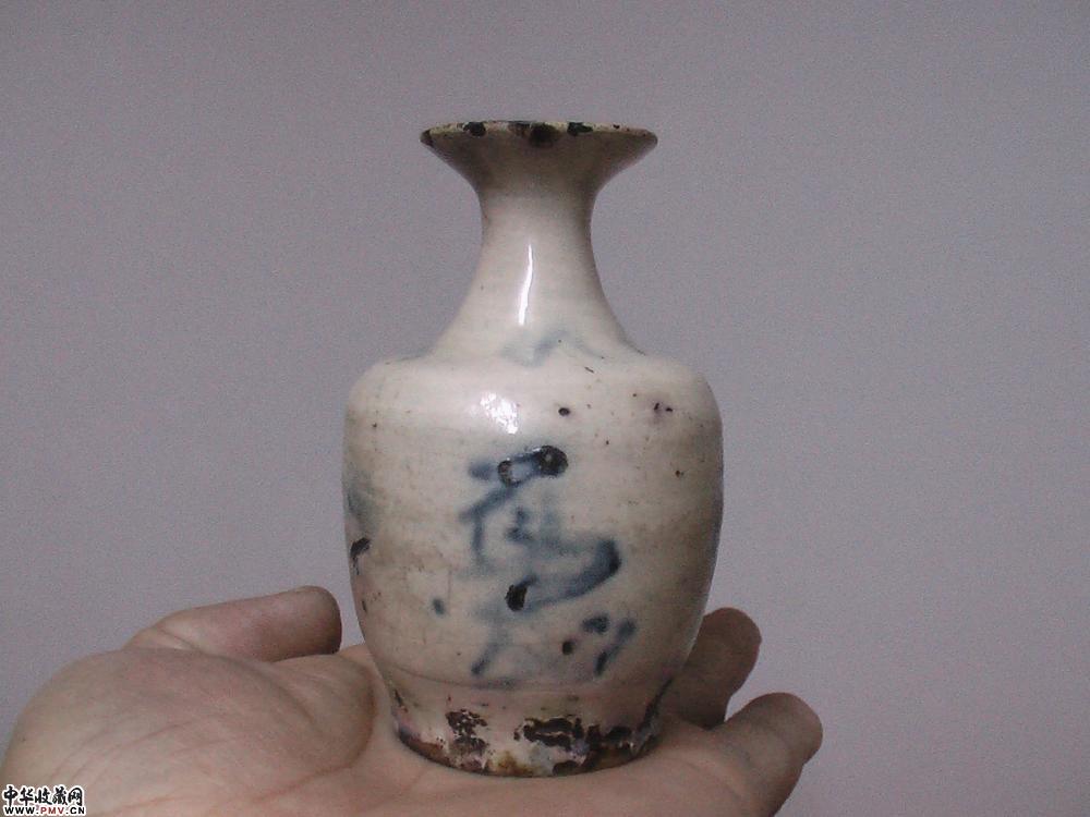 小瓷瓶