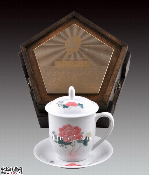 珍藏版醴陵毛瓷杯 毛瓷碟，木盒套装毛瓷（红芙蓉毛瓷杯带碟），毛主席用瓷