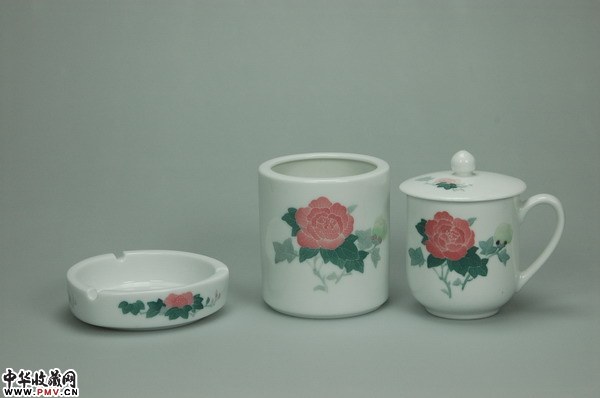 芙蓉花开三头现代办公套具,小号3头红芙蓉文具,手绘釉下五彩 芙蓉花开三头现代办公套具,小号3头红芙蓉文具,手绘釉下五彩