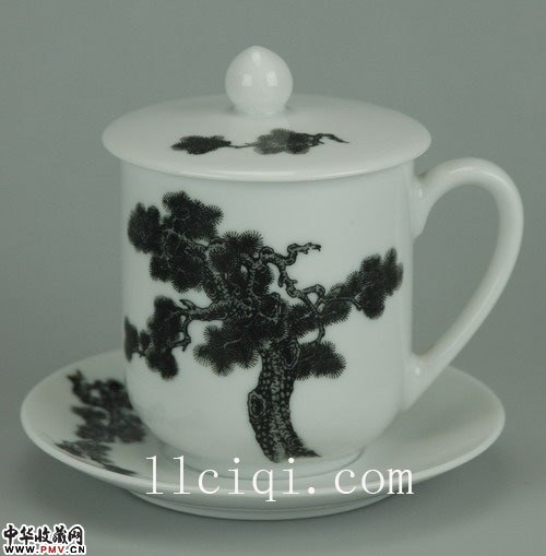 松树带碟常委杯(总理杯),手绘釉下五彩,高档办公杯 松树带碟常委杯(总理杯),手绘釉下五彩,高档办公杯