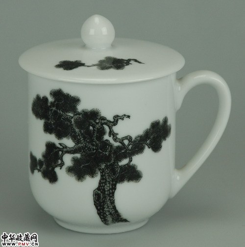 松树常委杯(总理杯),手绘釉下五彩,高档办公杯 松树常委杯(总理杯),手绘釉下五彩,高档办公杯
