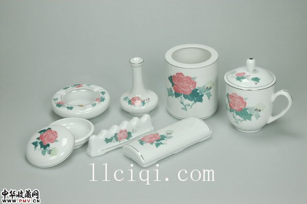 花开四季红芙蓉七头友谊办公茶具§红芙蓉7头陶瓷文具ceramic stationery醴陵瓷器,手绘釉下五彩§红芙蓉7头陶瓷文具 花开四季红芙蓉七头友谊办公茶具§红芙蓉7头陶瓷文具ceramic stationery醴陵瓷器,手绘釉下五彩§红芙蓉7头陶瓷文具