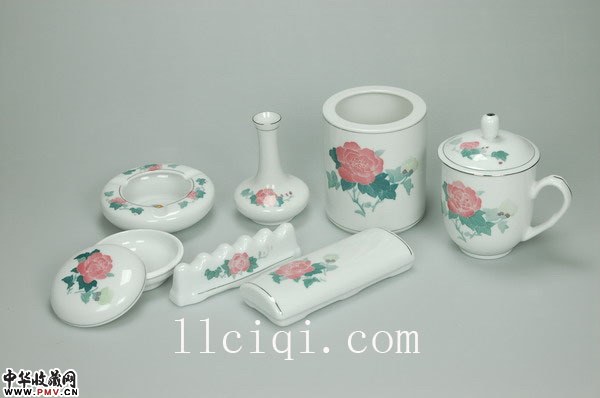 花开四季红芙蓉七头友谊办公茶具§红芙蓉7头陶瓷文具ceramic stationery醴陵瓷器，手绘釉下五彩§红芙蓉7头陶瓷文具