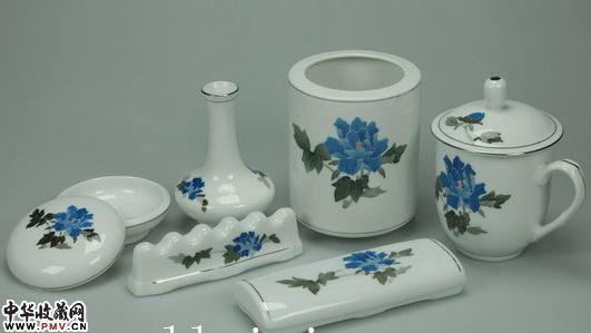 富贵花开七头友谊办公茶具,7头兰牡丹陶瓷文具(手绘釉下五彩)手绘7头兰牡丹套具/礼品/文具(手绘釉下五彩) 富贵花开七头友谊办公茶具,7头兰牡丹陶瓷文具(手绘釉下五彩)手绘7头兰牡丹套具/礼品/文具(手绘釉下五彩)