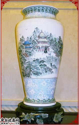 洞庭秋月，潇湘八景花瓶，陈列于人民大会堂