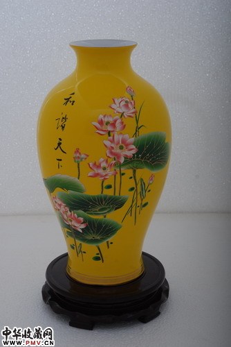 宫庭黄瓷和谐天下大口梅瓶，高档会务礼仪用品纪念品