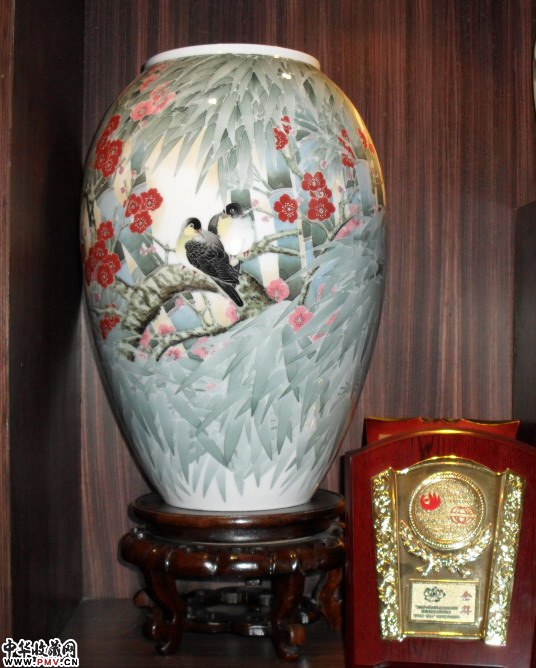 梅竹双鸟缸，彭玲大师获奖作品，湖南省陶瓷艺术大师作品