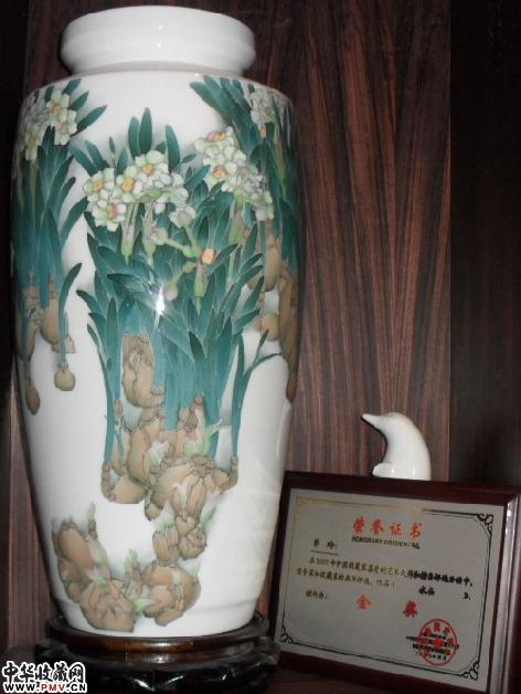 水仙将军瓶，H50CM，湖南省陶瓷大师彭玲作品