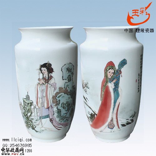 王昭君貂禅美女瓶，易建虹老师作品，口稍有不圆，画面很好，二面美人，二人诗词