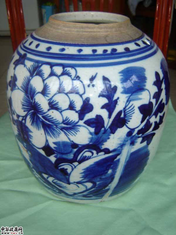 清晚期青花花卉罐