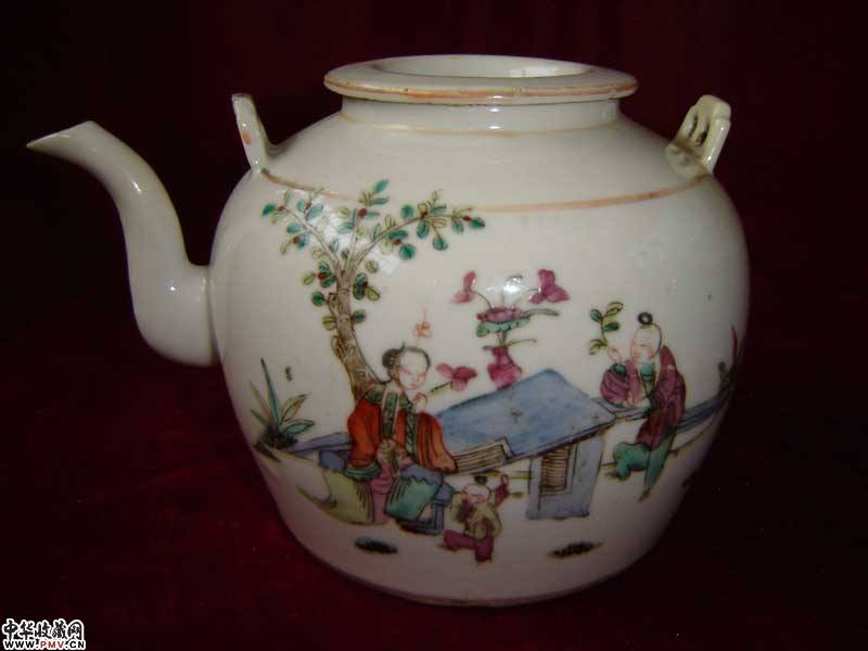 清同治粉彩人物圆壶