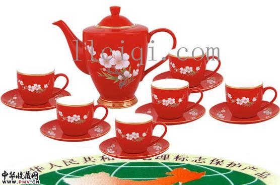 红瓷茶餐：一壶六杯碟，花面：彩梅，珍贵礼品会务品收藏品