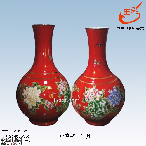 牡丹赏瓶，中国红瓷牡丹赏瓶