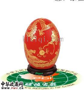 鸿运蛋金龙,中国红瓷描金工艺品