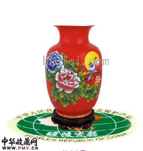 中国红瓷器将军瓶花面：鸣春收藏珍品