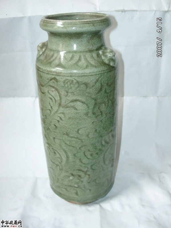 明龙泉窑双虎饰瓶