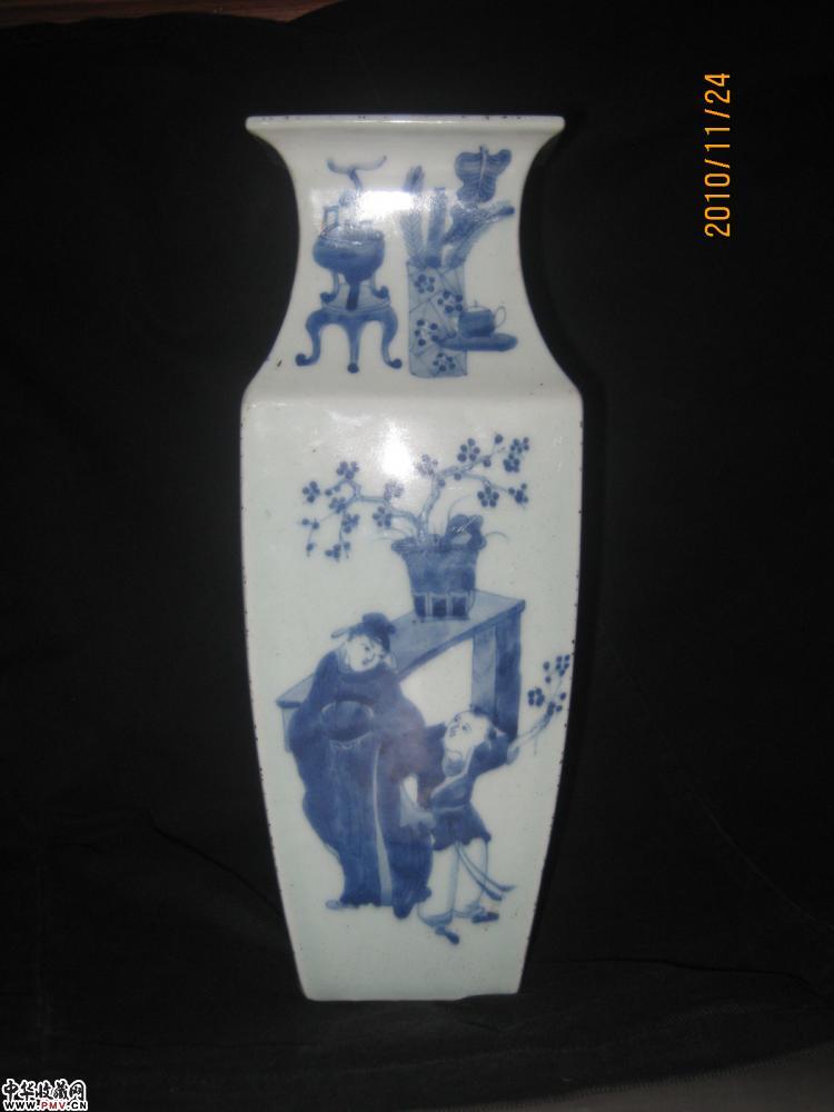 清康雍青花人物方瓶