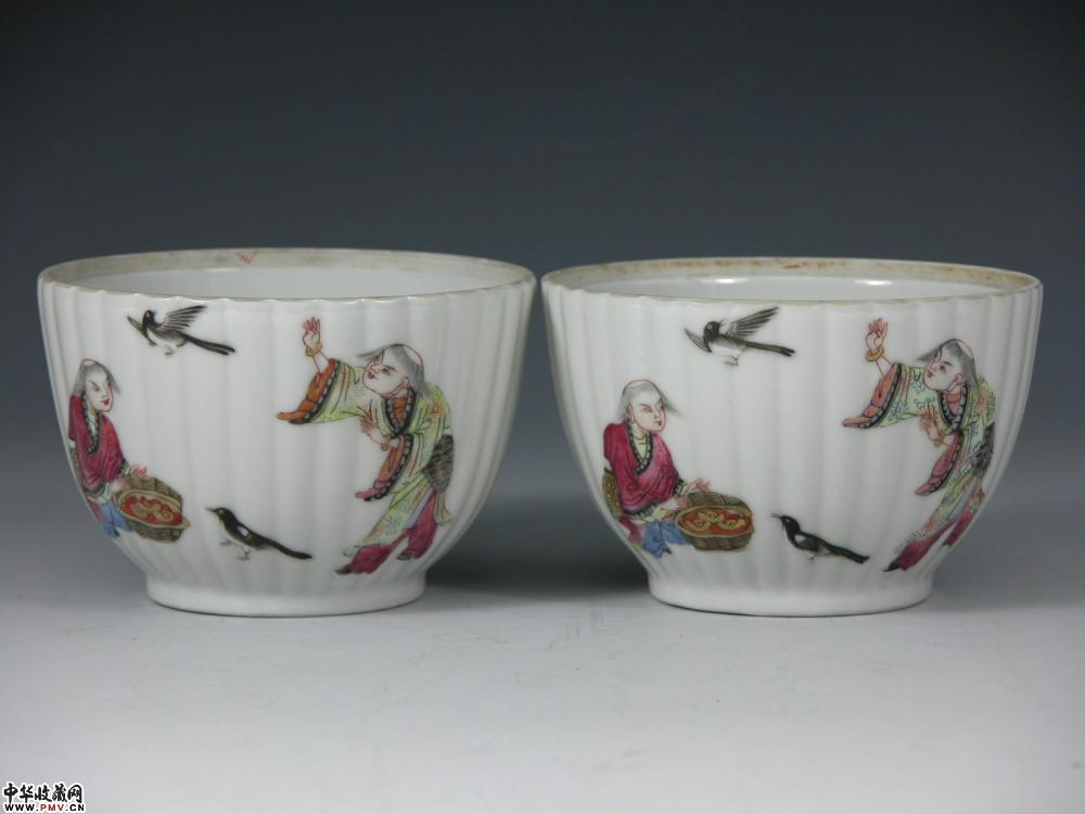 道光款粉彩人物杯一对