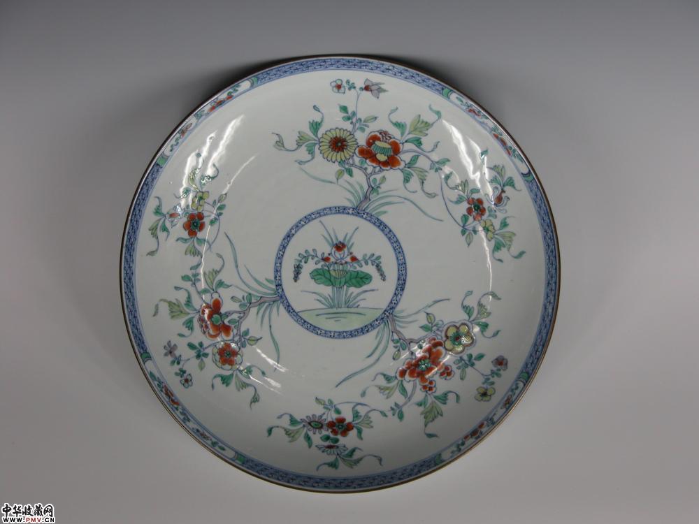 康熙花卉斗彩大盘