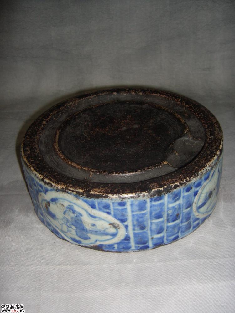 明青花圆饼砚