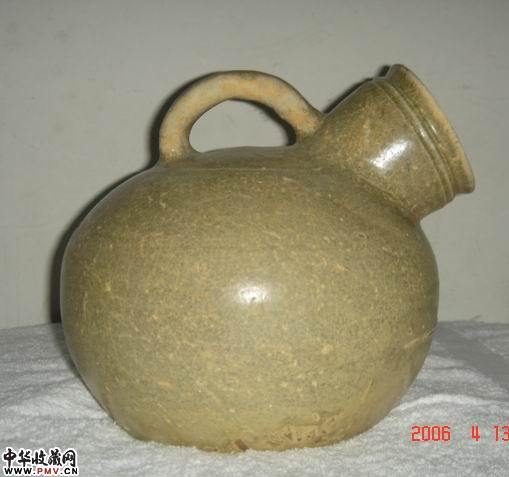 西晋越窑青釉虎子 西晋越窑青釉虎子