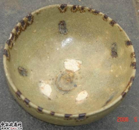 晋代越窑青瓷点满彩鉢 晋代越窑青瓷点满彩鉢