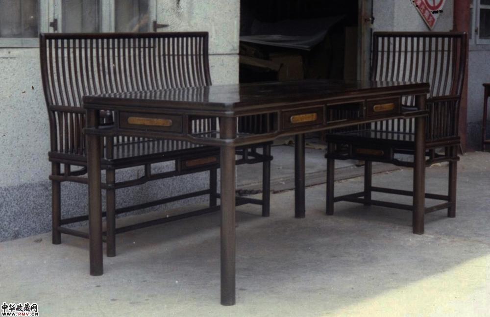 鸡翅木明式攴台椅