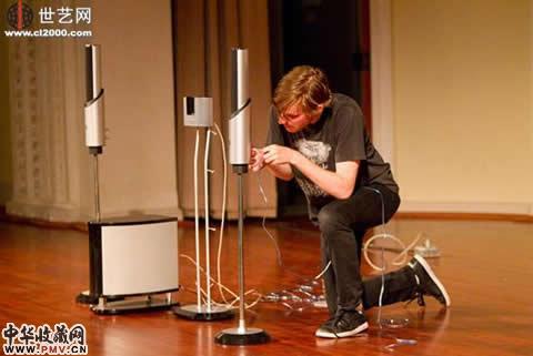 科里・阿肯吉尔在芝加哥表演艺术学院，《立体声音乐》