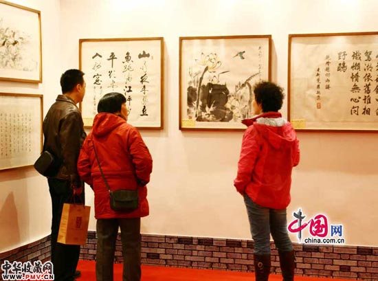 民族团结书画长卷艺术作品展于11月19日至12月8日在北京民族文化宫展出,图为展览现场 博梦堂摄影报道