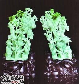 组雕《安居乐业》。