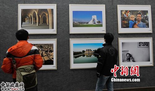 记录伊朗民俗生活和地域文化的百余幅摄影作品在兰州市博物馆展出。杨艳敏 摄