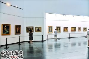 唐灵画展展厅。