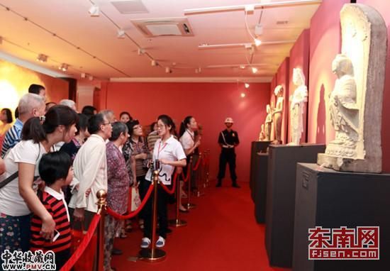 14尊南北佛像亮相 造型独特