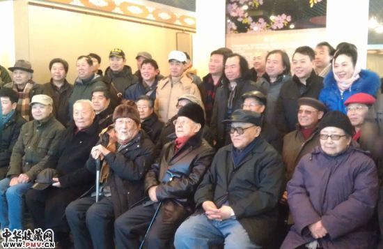 书画家孙菊生、陈大章、张文成等出席了开幕式