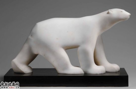 蓬朋(Pompon)的《北极熊》(约创作于1923年)。