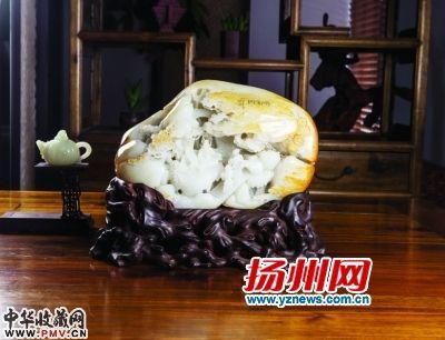 玉雕《赏菊图》
