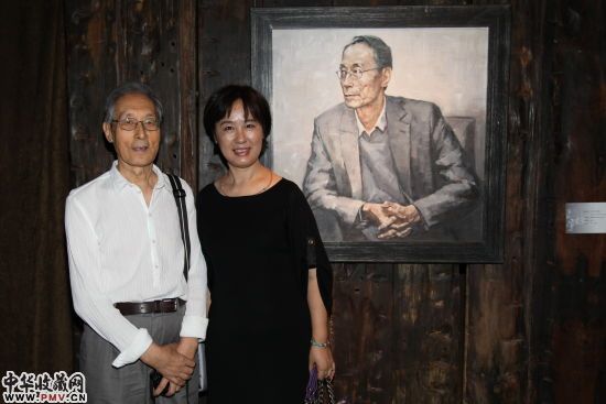 水中天及著名批评家、策展人、中国美术馆研究部主任徐虹女士